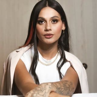 Aline Tavares PMU