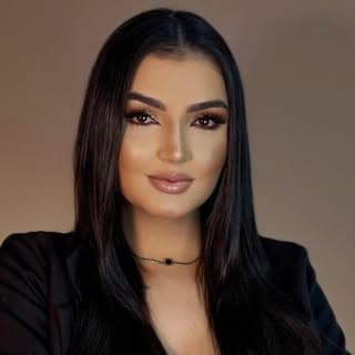 Carolina Santos Center Beauty