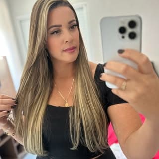 Divina Simão Hair