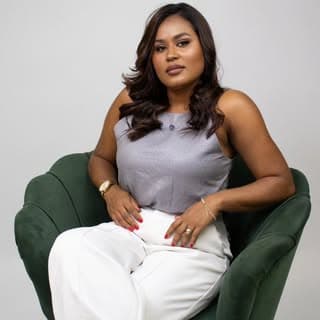 Dra. Daiane Souza - Estética Avançada