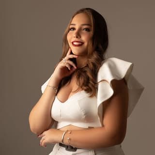 Júlia Ávila