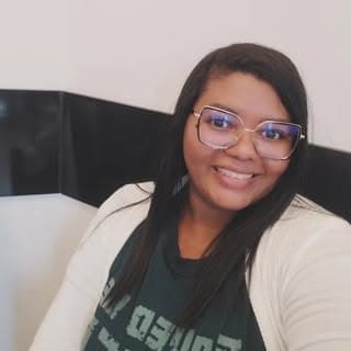 Manuela Cuidando de Você