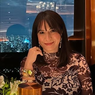 Noele Eburneo | Cílios e Cursos