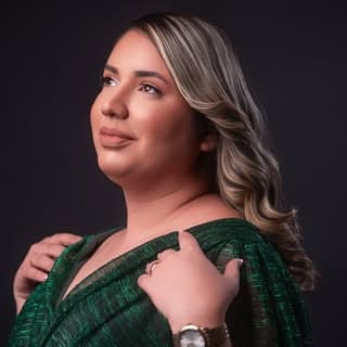 Nathalia Lopes Penteados