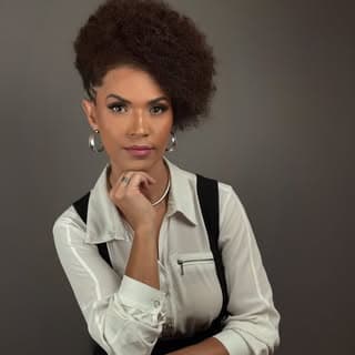 Erika Almeida